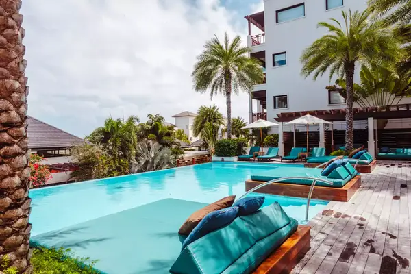 Zemi Beach house adult pool