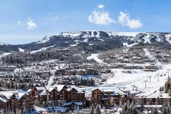 Panorama of Snowmass Mountain ski area in Aspen, Colorado.