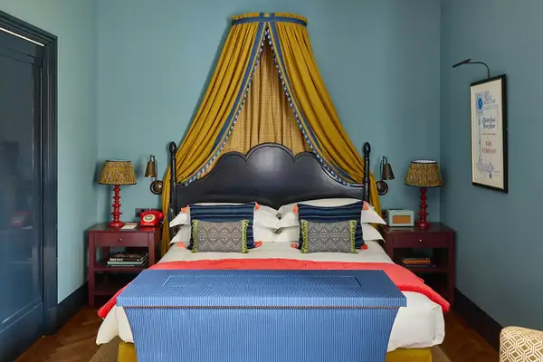 Drury Lane suite at Beaverbrook Town House