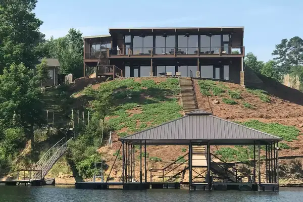 Lewis Smith Lake modern house