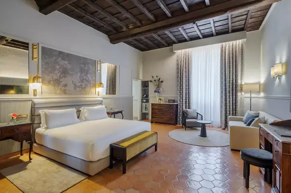 Guest room at Donna Camilla Savelli