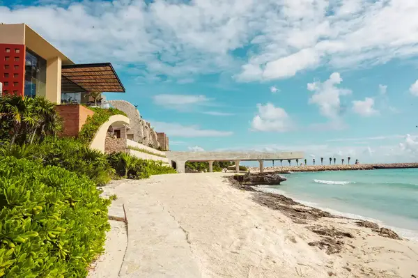 Exterior of La Casa de la Playa 