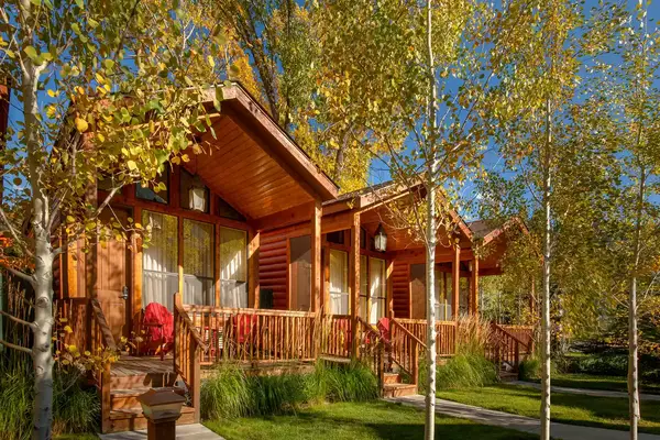 Guest cabins at Rustic Inn Creekside resort