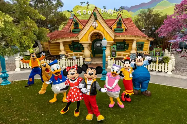 Mickey Mouse, Minnie Mouse and Pals Return to Mickeyâs Toontown at Disneyland Park