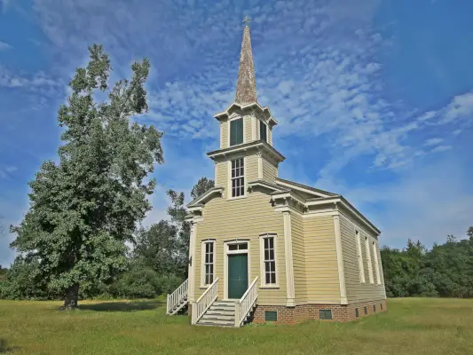 Property, Land lot, Church, Landmark, Spire, Rural area, Grassland, Steeple, Plain, Finial, 
