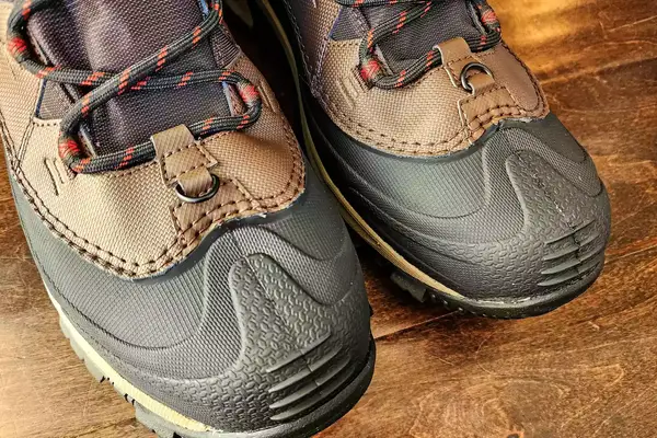The toes on the front of the Columbia Men’s Bugaboot III Boots