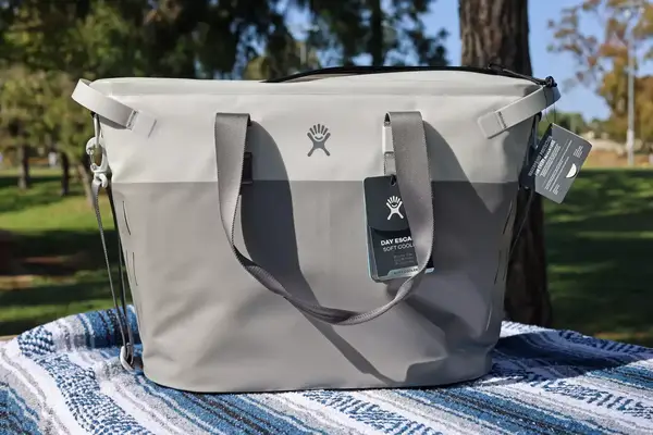 The Hydro Flask 26 L Day Escape Tote with the tags on