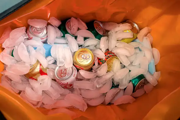 Drinks and ice in the Engel HD30 Heavy-Duty Soft-Sided Cooler Bag