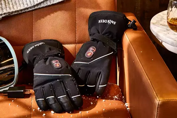 The zipper on the DAY WOLF Rechargeable electric gloves