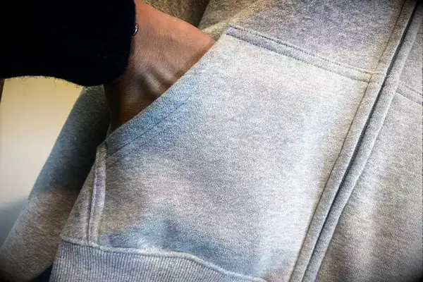 Photo of the pocket of Aritzia Cozy Sweatfleece Boyfriend Boxy Zip Hoodie