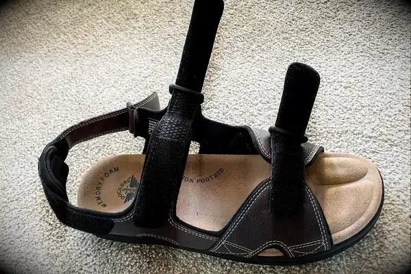 The open velcro straps on the Dockers Men