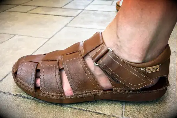 A side view of the PIKOLINOS Men