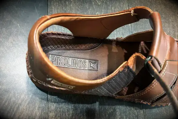 The brand name and logo on the sole of the PIKOLINOS Men