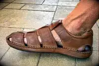 A side view of a person wearing the PIKOLINOS Men