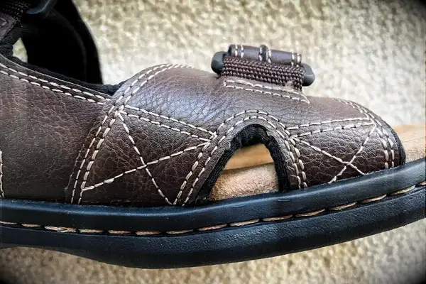 The thickness of the sole on the Dockers Men