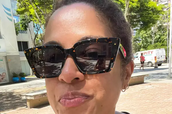 Person wearing Raen Keera Sunglasses