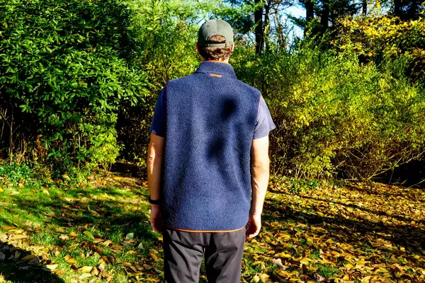 The back of a person wearing the Fjallraven Men’s Vardag Pile Fleece Vest