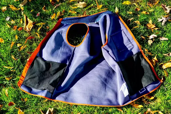 The inside of the Fjallraven Men’s Vardag Pile Fleece Vest