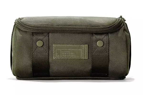 The brand name on the Thule Aion Toiletry Bag