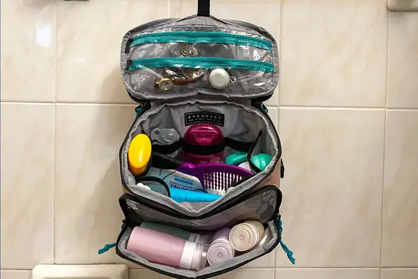 The BAGSMART Blast 4.5L Hanging Toiletry Bag hangs from a hook