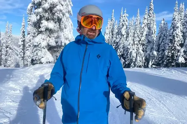 A man wearing the Black Diamond Men