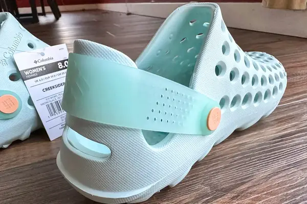 The heel strap on the Columbia Women