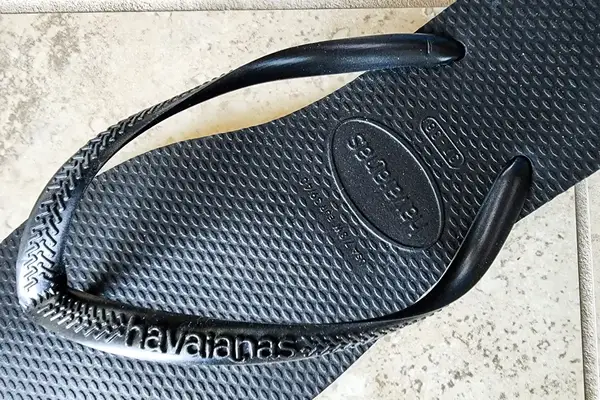 The brand name printed on the Havaianas Women