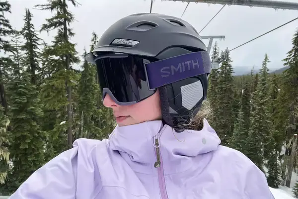 A person wearing the Smith Squad Goggles