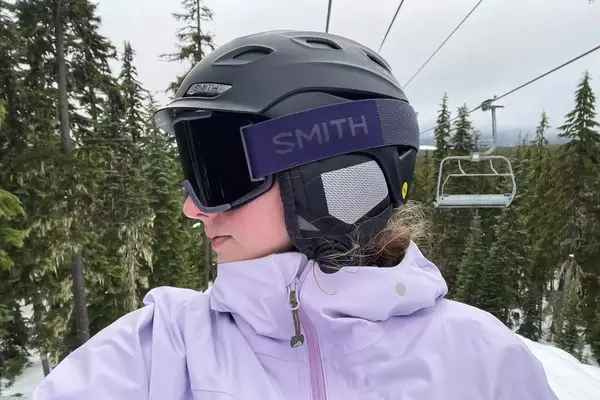 A person wearing the Smith Squad Goggles