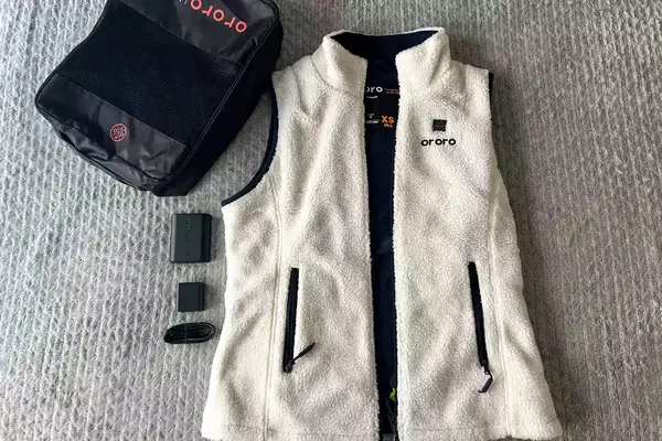 The Ororo Women’s Heated Recycled Fleece Vest and accessories