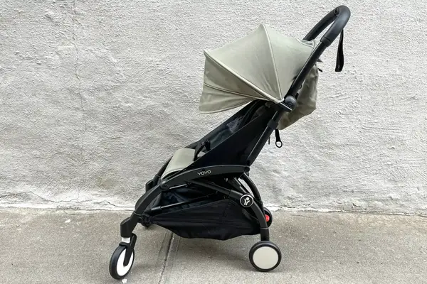 A side view of the Stokke YOYO³ Stroller
