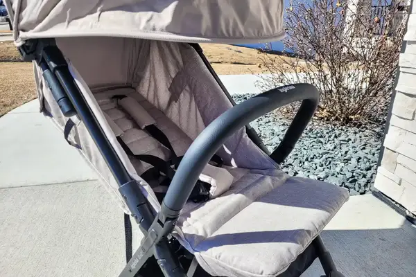 The handle on the front of the Inglesina Quid Stroller