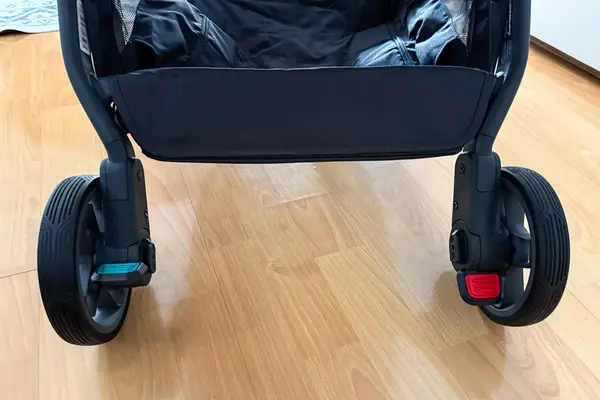 The wheels on the Uppababy Minu V3 Travel Stroller