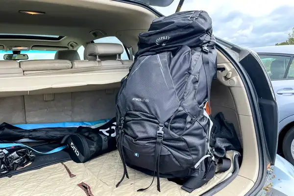 A large Osprey Atmos AG 65 Men