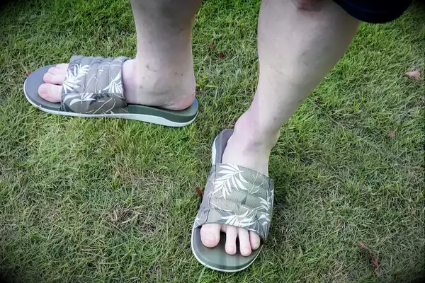 Leatherology Zip Around Travel Wallet