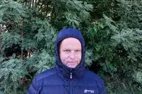 A close-up of a person wearing the Venture Heat Men