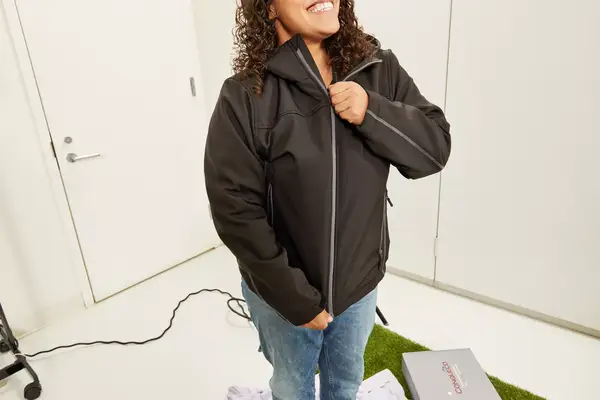 A person wearing the Venture Heat Men