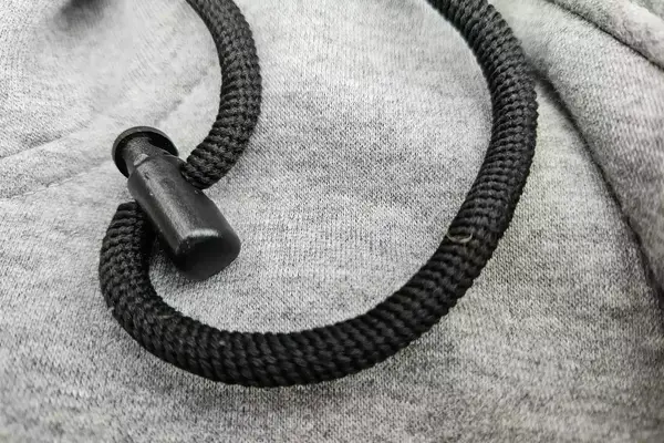 A close-up of a string on the Gobi Heat Ridge Women