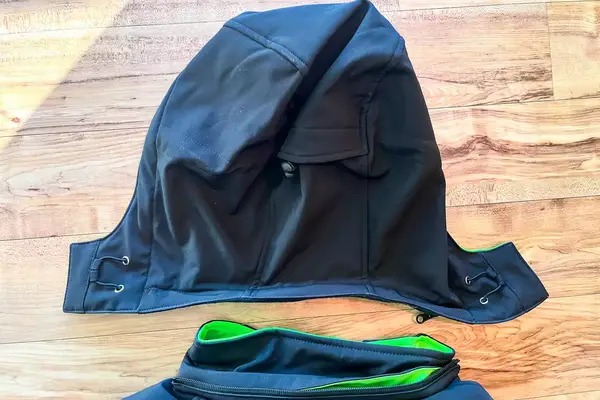 A close-up of the detached hood of the Conqueco Men