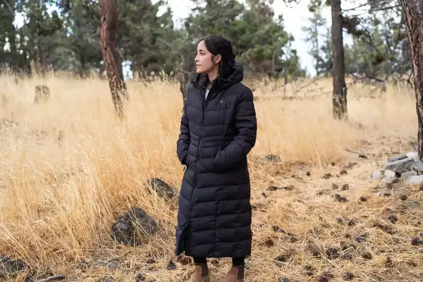 A person looking off into the distance while wearing the ORORO SOHO Women