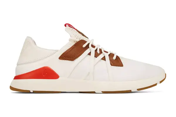 A close-up of legs wearing Kizik Men