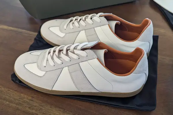 The side of the Beckett Simonon Men