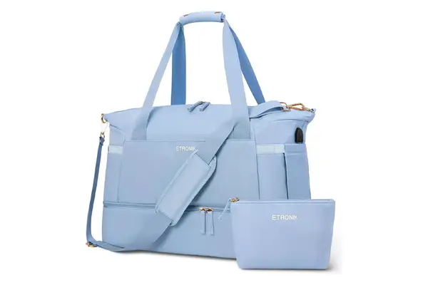 A person putting a Béis The Weekender Travel Bag on a metal rack next to wood box