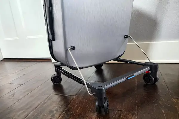 A close-up of the bottom of the Mountain Buggy Skyrider Luxury