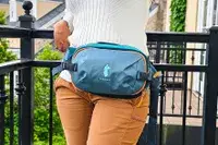 Cotopaxi Allpa x 1.5L hip pack on body