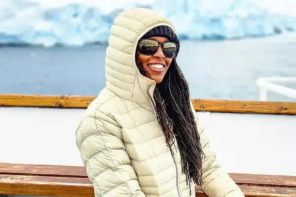 A person wearing a Cotopaxi Women