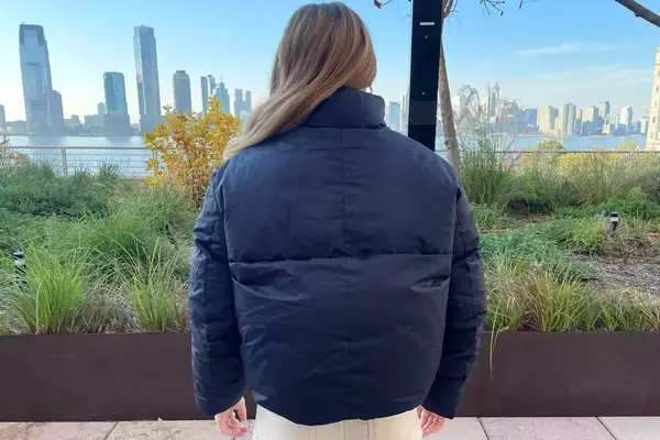 The back of the Canada Goose Garnet Cropped Puffer