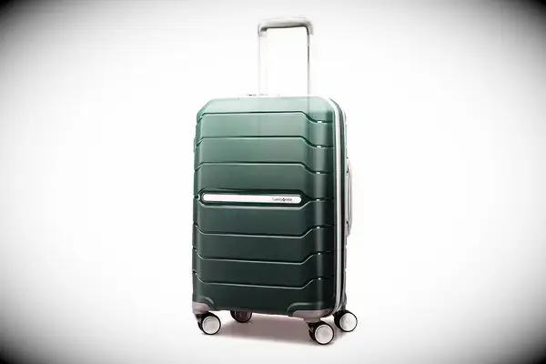 Samsonite Freeform Hardside Expandable with Double Spinner Wheels
