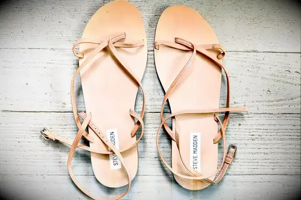 Steve Madden Agree Sandals