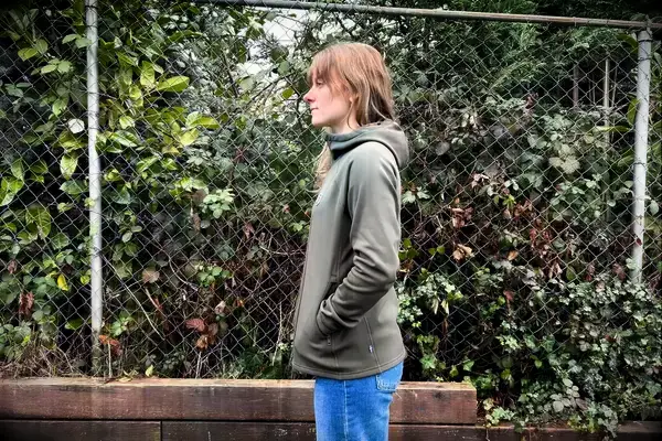 Side view of person wearing Fjallraven Women